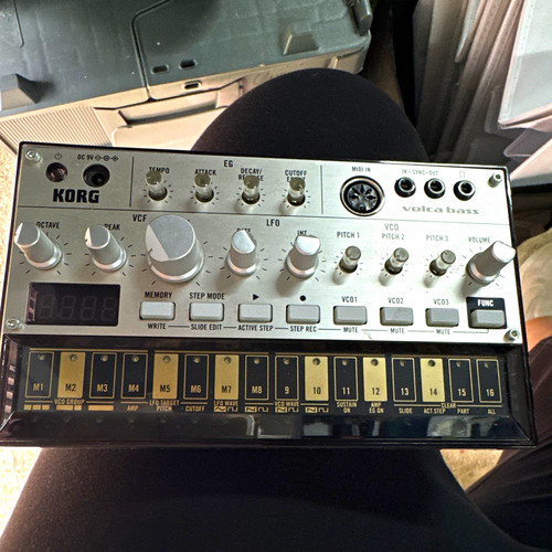 Korg volca bass analogue - volca,