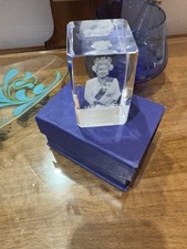 COLLECTABLE HM Queen Elizabeth