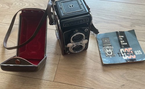 Cased yashica 635tlr medium - cased,