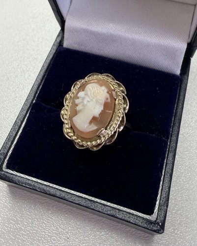 9ct gold cameo ring - gold,