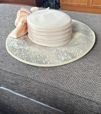 Gina Baconni hat