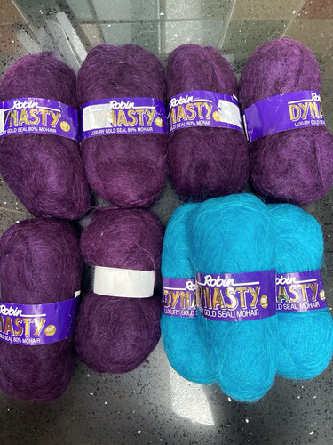 Robin dynasty fluffy - robin, mohair