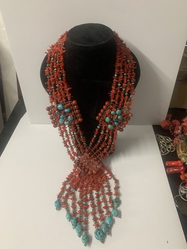Stunning coral necklace - coral,