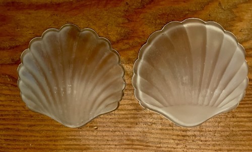 Vintage clam frosted glass - clam,