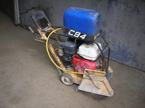 Concrete floor saw - concrete, clipper