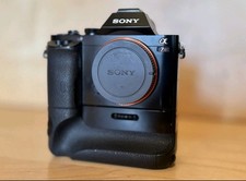 Sony a7R with Sony Dual battery grip