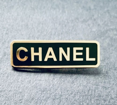 Chanel brooch badge - chanel,