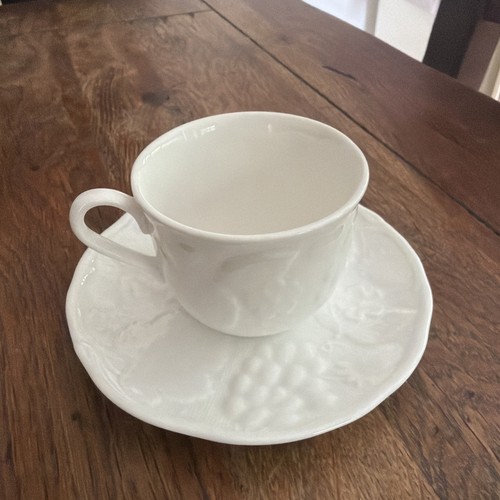 Wedgwood strawberry vine - &,