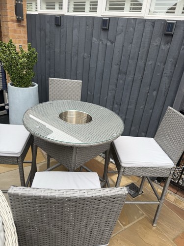 Grey rattan garden furniture - grey,
