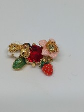 Les nereides strawberry brooch - les,