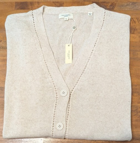 Max studio london button - max,