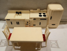 7-Pieces Vintage Renwal 1950's