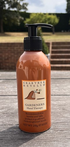 Crabtree evelyn gardeners - crabtree,