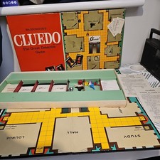 Vintage 1965 Waddingtons Cluedo Boxed Game Preowned - Incomplete
