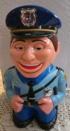 Vtg 2001 cookie - 2001, cop