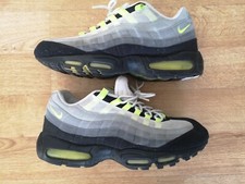2010 NIKE AIR MAX 95 OG NEON