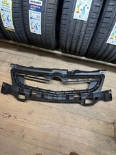 New Old Stock Genuine Vauxhall Vectra C Grille 13206976
