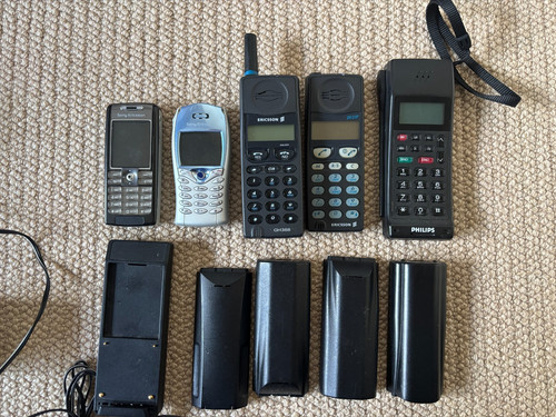 Vintage mobile phone bundle