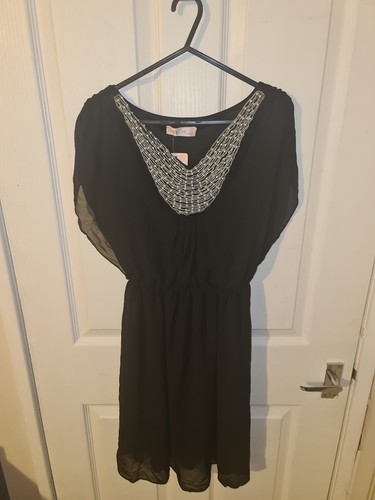 Black pearl neckline - neckline, detail