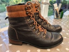 Josef Seibel Navy Tan Leather