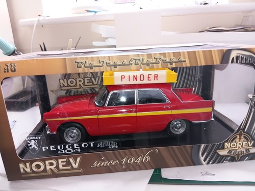 Scale vintage peugeot - 1/18,