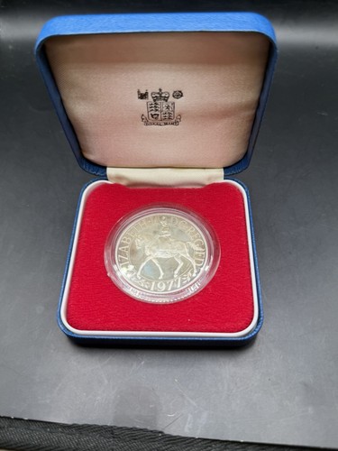 Elizabeth crown 1977 - ii,, crown,