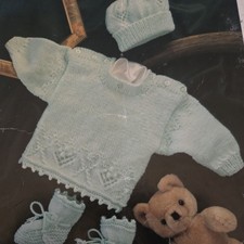 Hayfield 4442 knitting pattern
