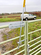 Metal farm gate gate latch