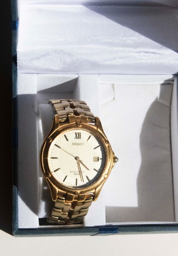 Ladies gold toned seiko watch - gold,