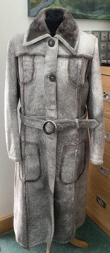 Vintage smokey grey sheepskin - grey,