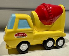 Tonka Toys Salt & Pepper Shaker Cement Mixer Truck 2000 Hasbro Enesco Collectors