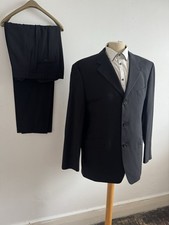 O-z.  Men’s Trendy Smart Suit Size .44.r
