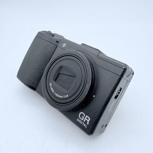 Ricoh digital iii - iii, black