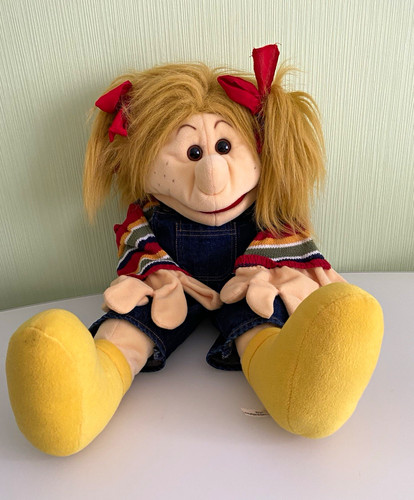 Puppets post vintage girl - by,