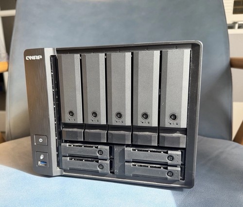 Qnap h973ax bay desktop - qnap,