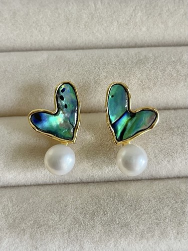 Natural freshwater pearls - natural,