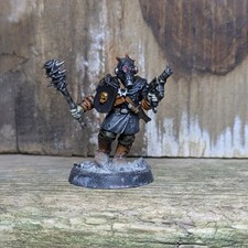 Five Grimdark Chaos Cultists