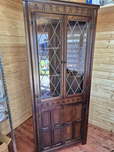 Solid wood corner display - solid,