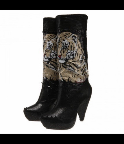Poetic licence women 6 - poetic, women’s