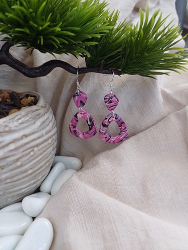 Pink and black marble effect - black,