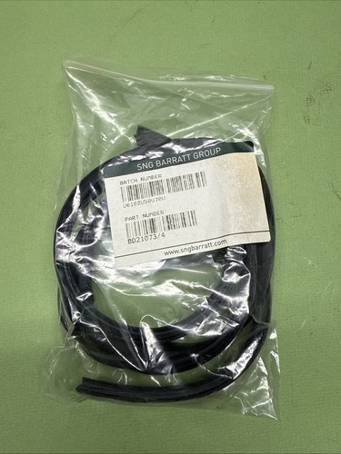 Bd21073 outer door glass - bd21073/4,