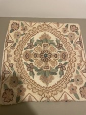 VINTAGE Floral crewel style