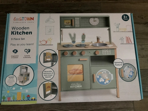 Aldi little town 2024 - little, green