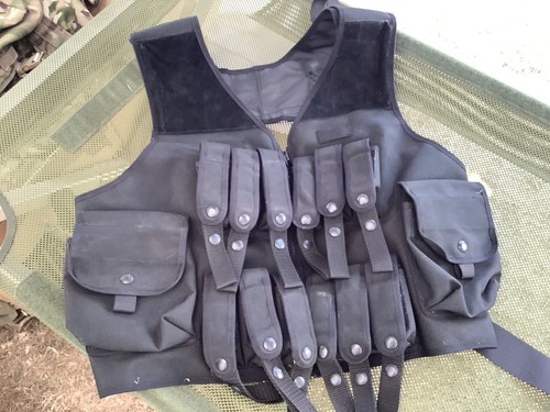 Black assault vest uksf - assault,
