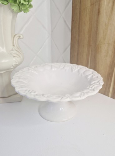 Vintage white ceramic - white, pedestal