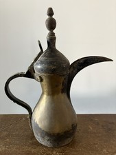 A LARGE ANTIQUE DALLAH COFFEE POT - 40 CENTIMETRES TALL