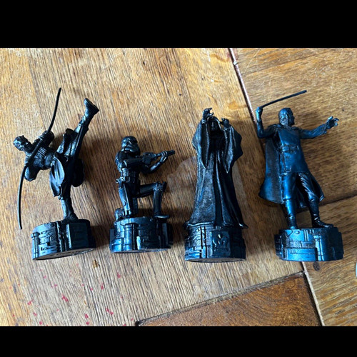 Star wars chess pieces - 4x,