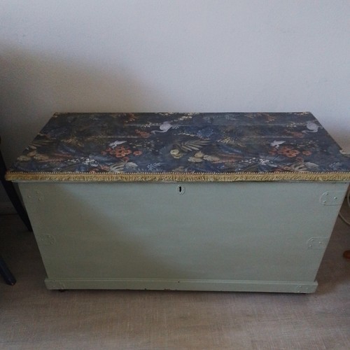 Very old 1900s painted blanket - old,