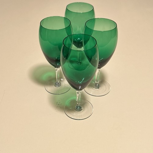 Set green stemmed wine - green,