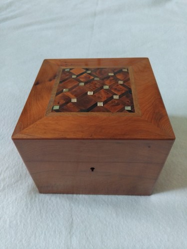 Handcrafted moroccan thuya - handcrafted,